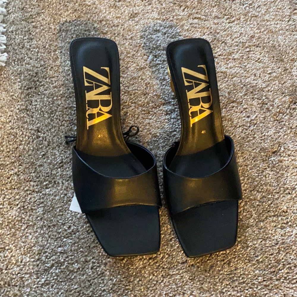 Zara slides